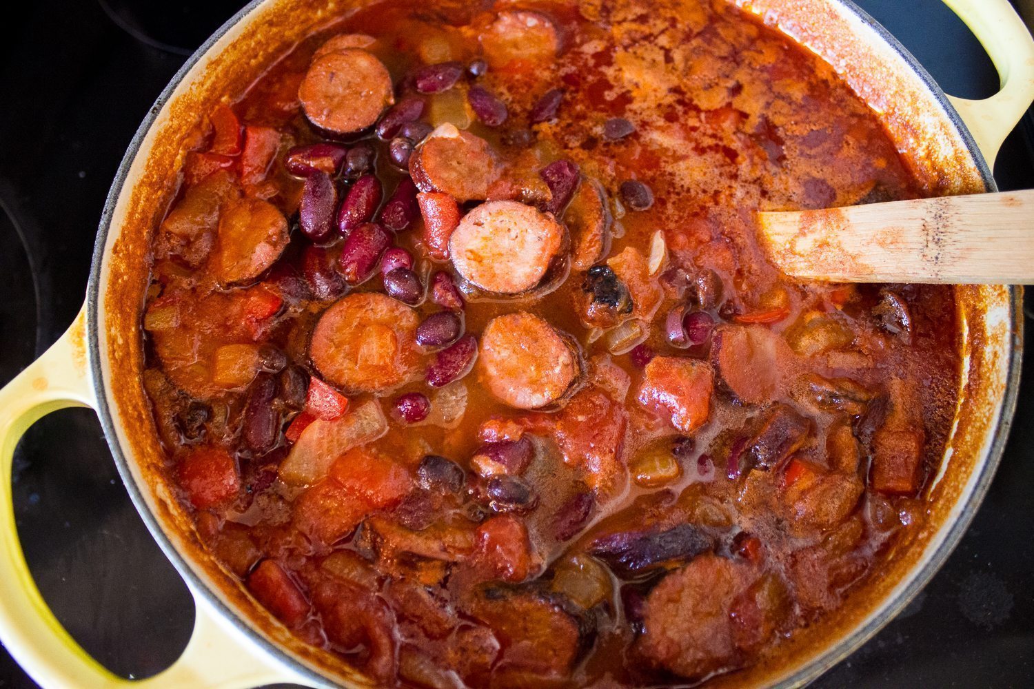 Smoked sausage and beer chili